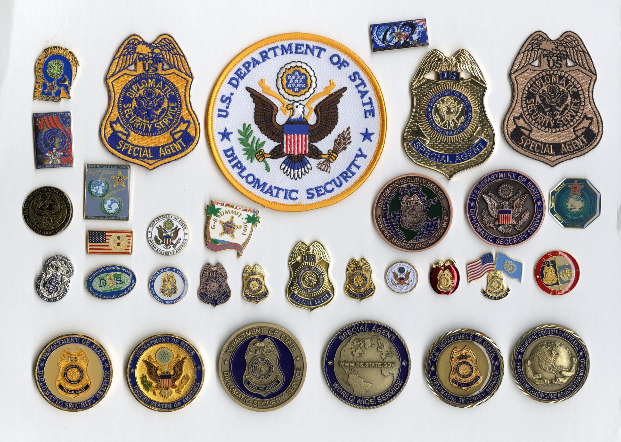 DS badges patches pins coins artifact collection