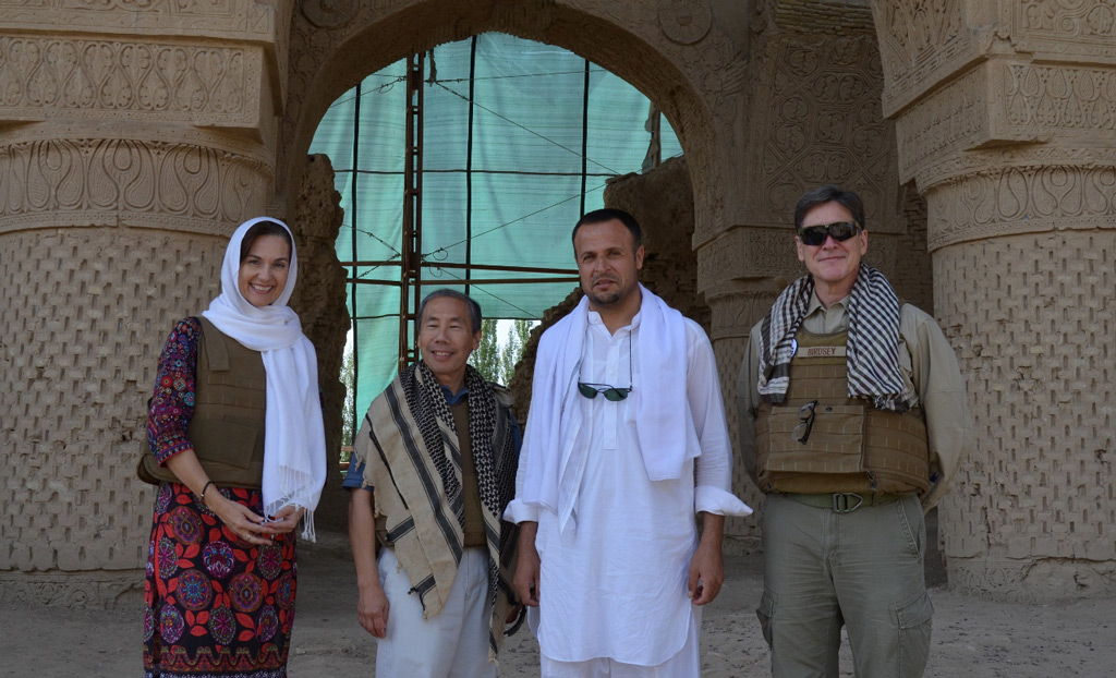 Ambassador Donald Yamamoto with three others at the Noh Gunbad Mosque in Afghanistan
