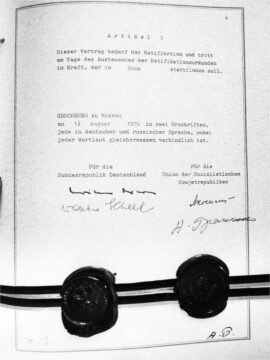 The 1970 non-aggression Treaty of Moscow that German Chancellor Willy Brandt and Soviet Prime Minister Alexej Kosygin signed.