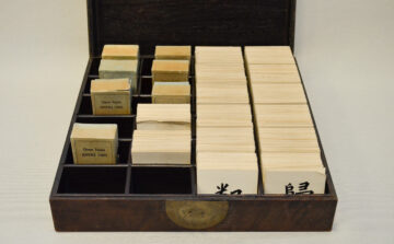 a box of chinese english flash cards