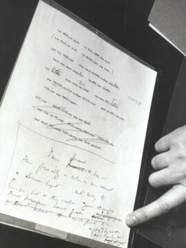 Foto des Manuskripts der Rede, die John F. Kennedy 1963 in Berlin hielt, mit handschriftlichen Überarbeitungen