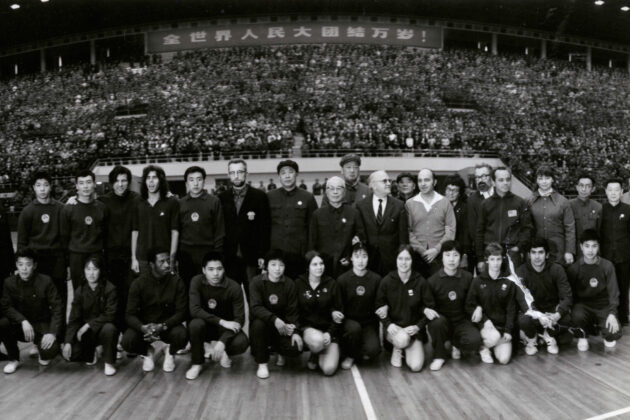 ping-pong diplomacy group photo